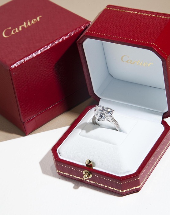 Cartier 心型車工鑽戒。